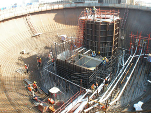 Illustration for article titled Is it Possible to Build a Disaster-Proof Nuclear Power Plant?